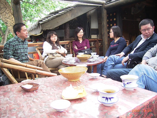 090425西安交大老師来成都 004