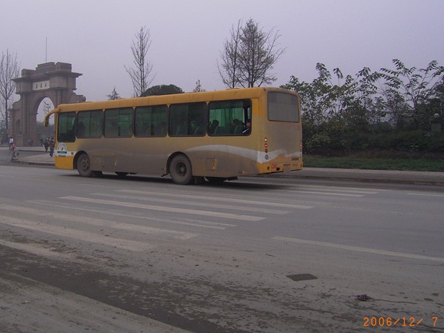 s-061207成都市バス_edited